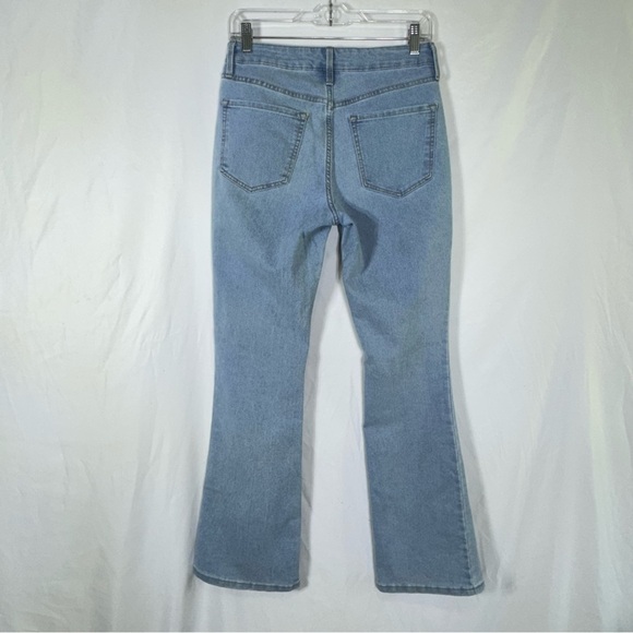 No Boundaries High Rise Flare Leg Light Wash Jeans - Picture 4 of 7